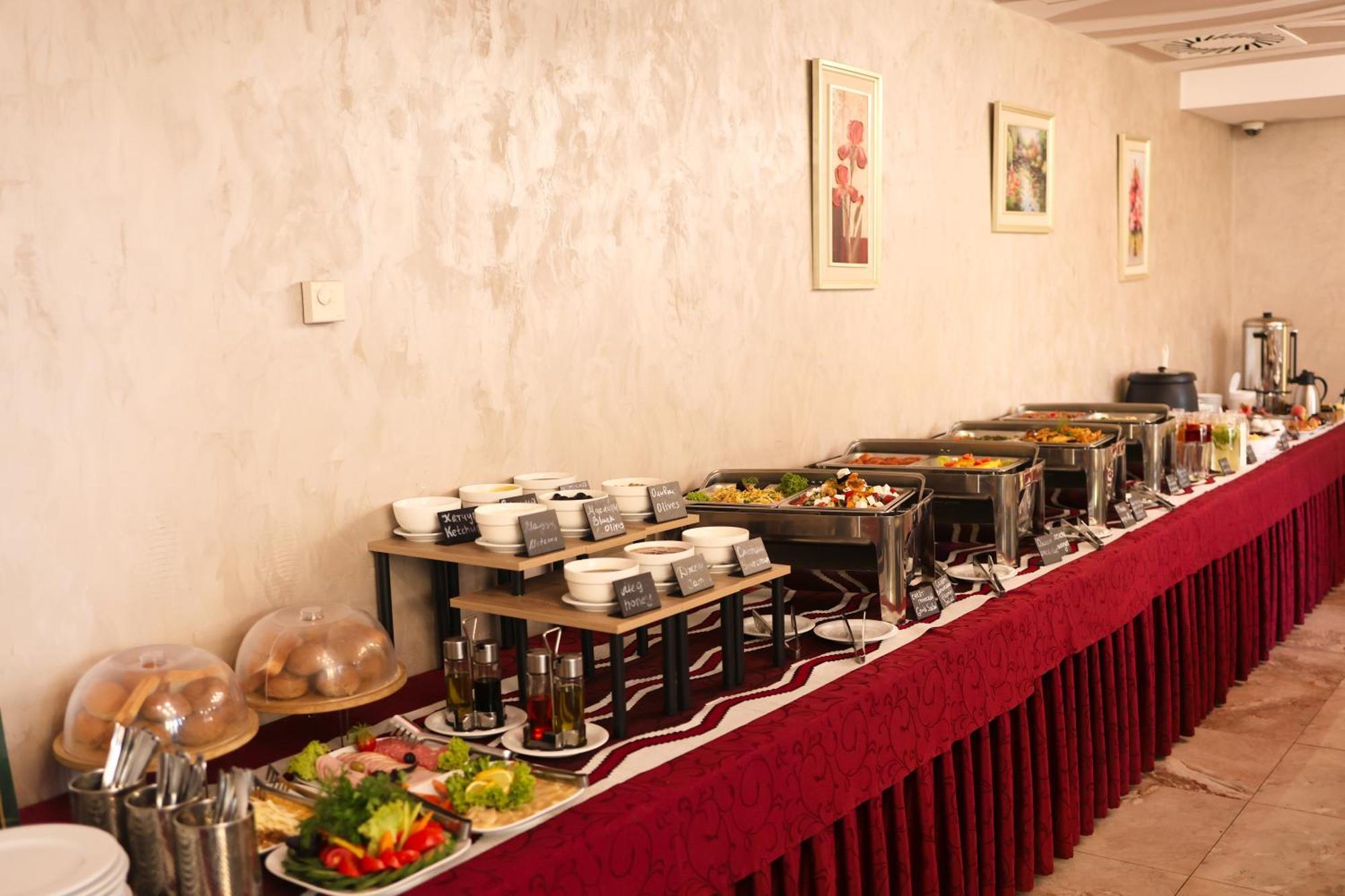 Spa Hotel Grace Forum Yerevan Bagian luar foto
