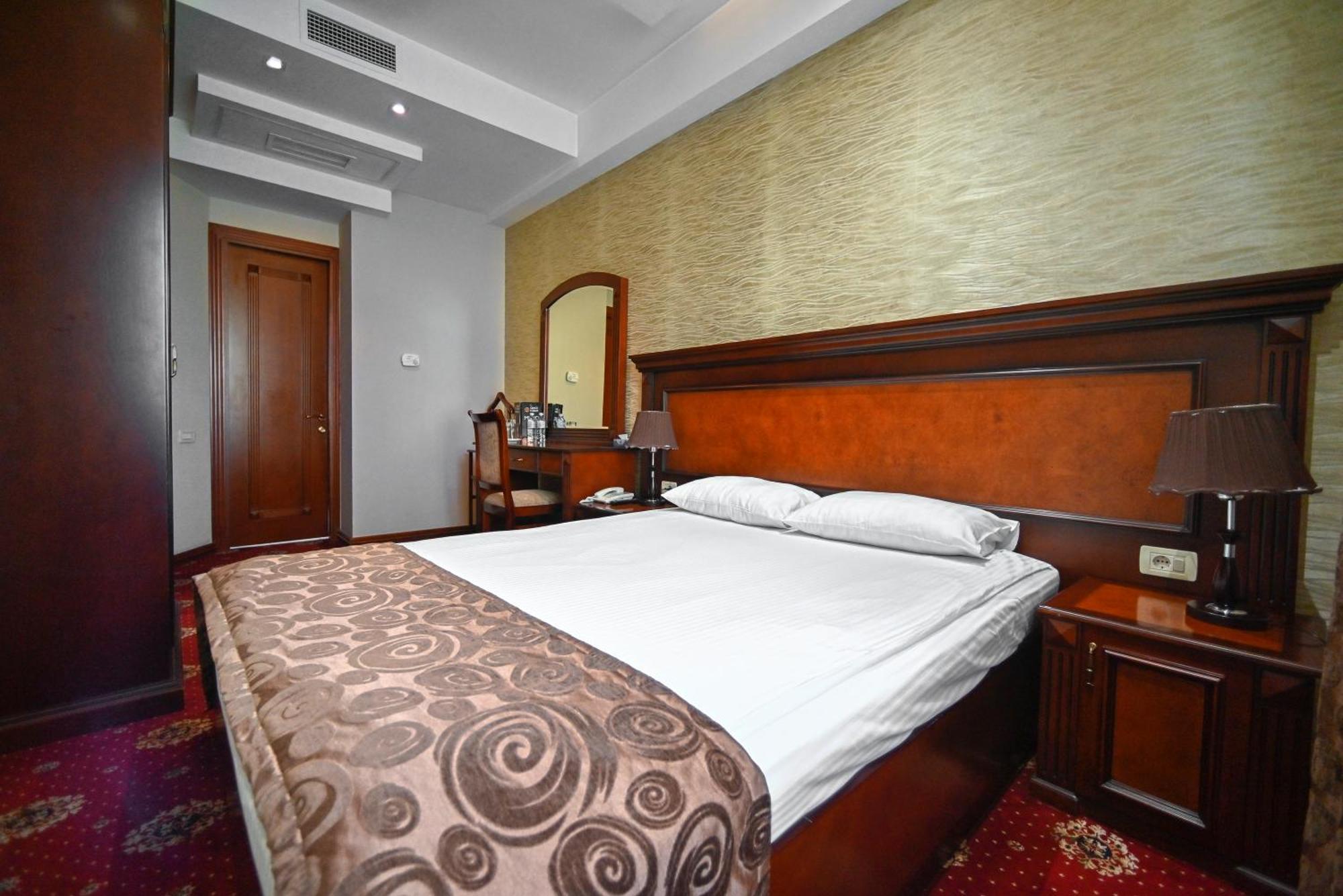 Spa Hotel Grace Forum Yerevan Ruang foto