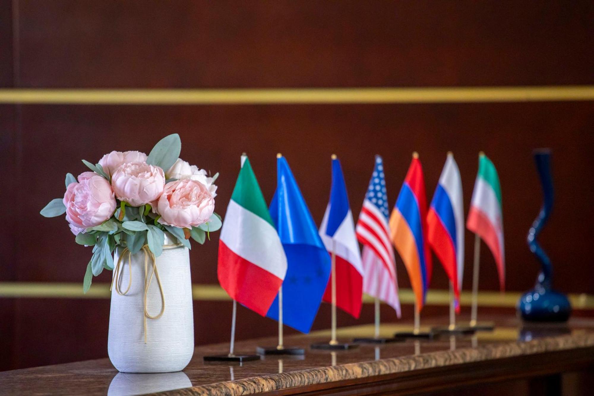 Spa Hotel Grace Forum Yerevan Bagian luar foto