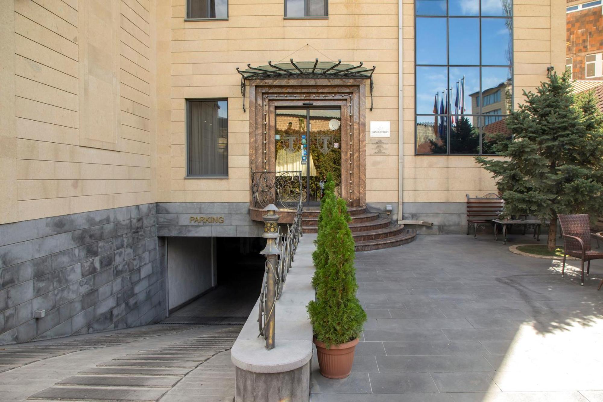 Spa Hotel Grace Forum Yerevan Bagian luar foto